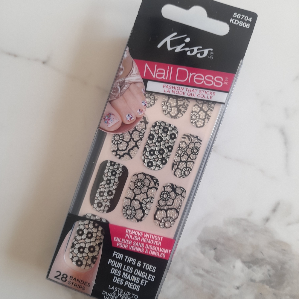 Kiss Nail Dress Fashion Strips